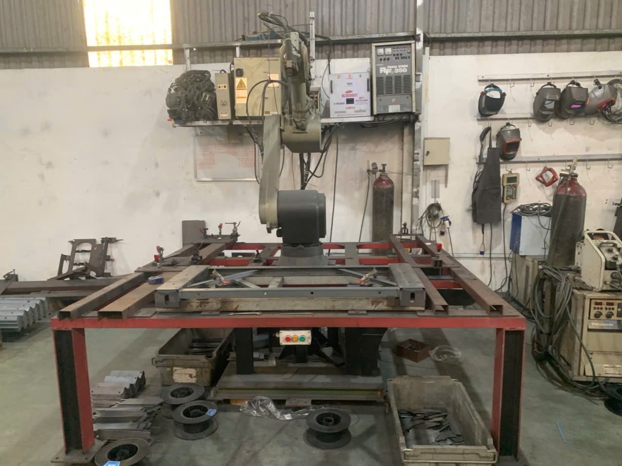 Robotic MIG welding.jpg